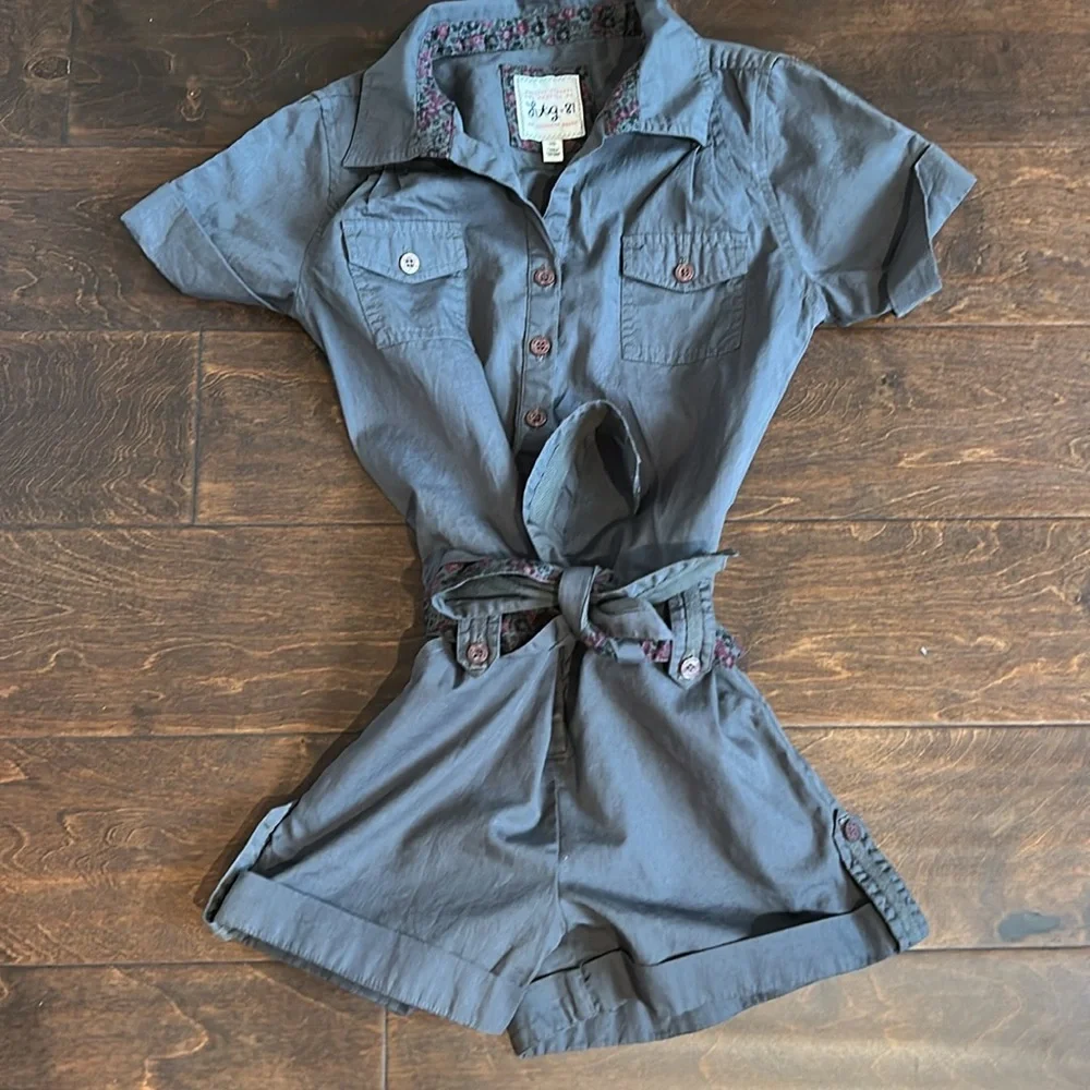 Htg 81 Girls Romper Cotton  Gray  Floral Belt Sz 10 ST1525 - Picture 3 of 3